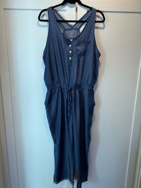 Sleeveless Cuffed Crop Button-Front Light Denim Racerback Jumpsuit from Cupshe